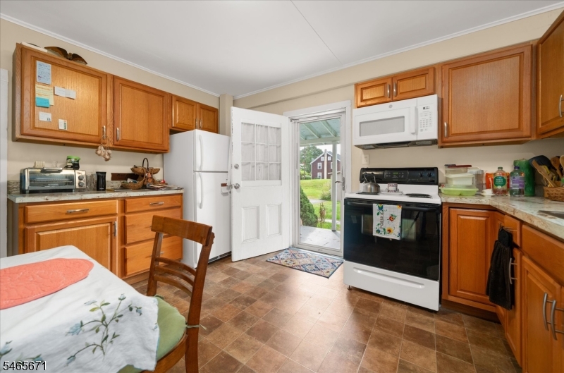 9 Hoffman Road Clinton NJ 08833