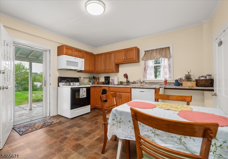 9 Hoffman Road Clinton NJ 08833