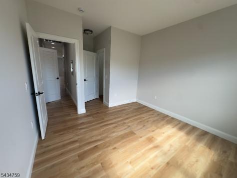 484 S 19th St 2nd Fl Newark NJ 07103