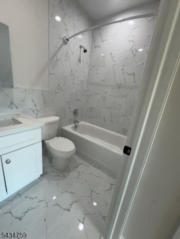 484 S 19th St 2nd Fl Newark NJ 07103