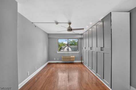 60 Parkway Drive East Orange NJ 07017
