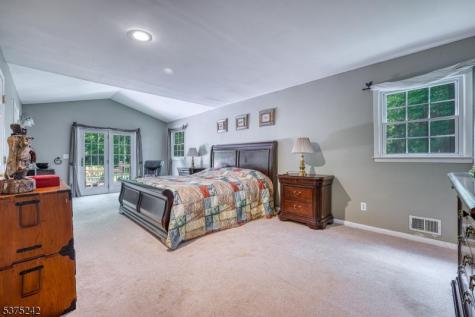 31 Shephard Way Bernards NJ 07920