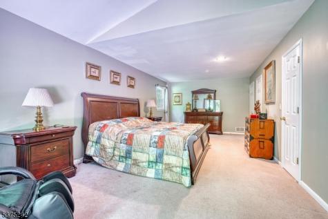 31 Shephard Way Bernards NJ 07920