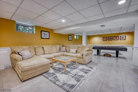 31 Shephard Way Bernards NJ 07920
