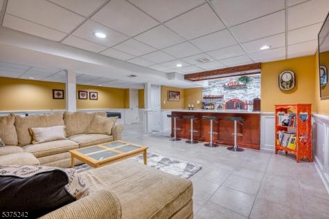 31 Shephard Way Bernards NJ 07920