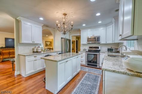 31 Shephard Way Bernards NJ 07920