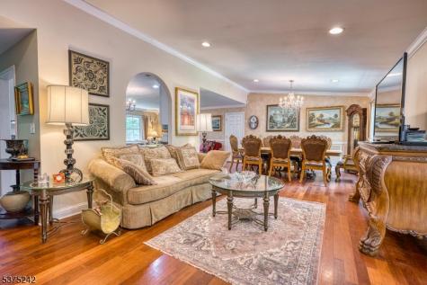 31 Shephard Way Bernards NJ 07920