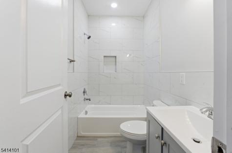 15 E Highland Avenue East Orange NJ 07018