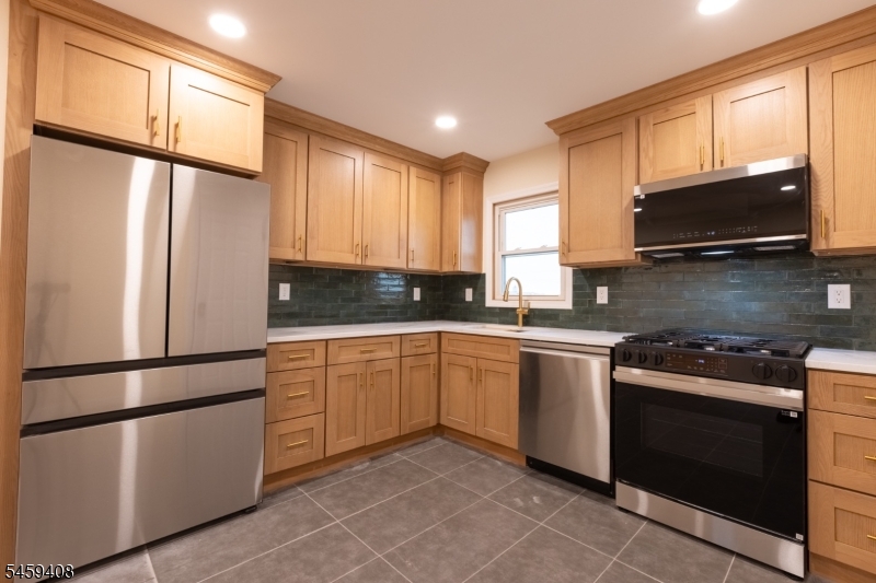 375 Broad Street Carlstadt NJ 07072