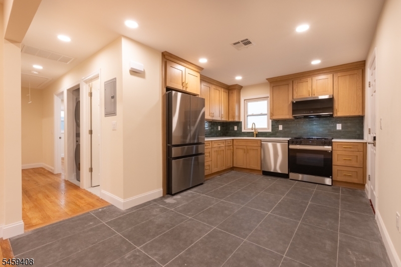 375 Broad Street Carlstadt NJ 07072