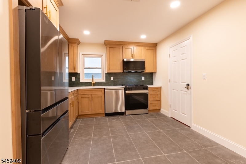 375 Broad Street Carlstadt NJ 07072