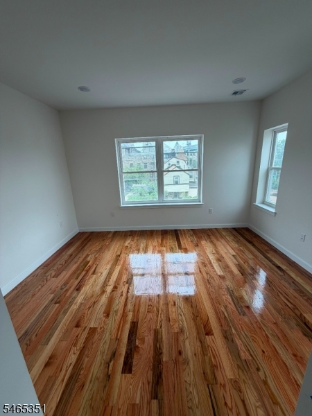 28 Parkhurst Street Newark NJ 07114