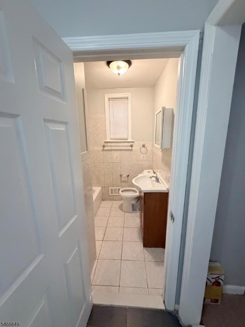 260 Amherst Street East Orange NJ 07018