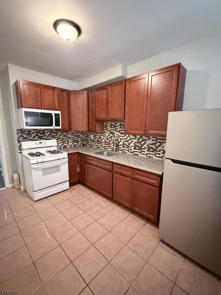 260 Amherst Street East Orange NJ 07018