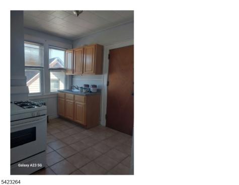 181 Keer Avenue Newark NJ 07112