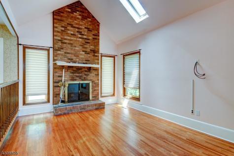 18 Strawberry Lane Morris NJ 07960