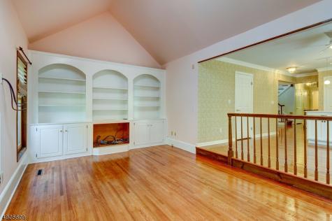 18 Strawberry Lane Morris NJ 07960