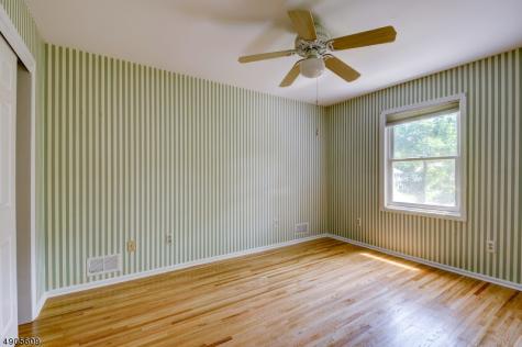 18 Strawberry Lane Morris NJ 07960