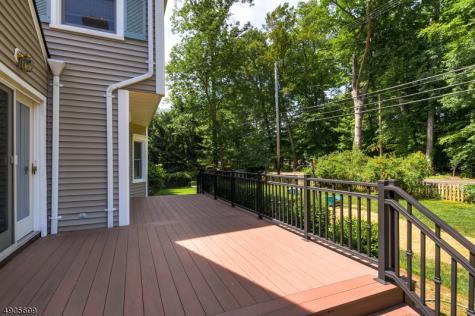 18 Strawberry Lane Morris NJ 07960