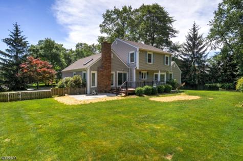 18 Strawberry Lane Morris NJ 07960