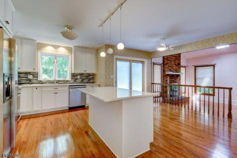 18 Strawberry Lane Morris NJ 07960