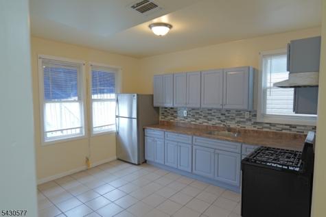 84 Scheerer Avenue Newark NJ 07112