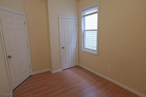 84 Scheerer Avenue Newark NJ 07112