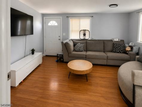 42 Lake Street East Orange NJ 07017