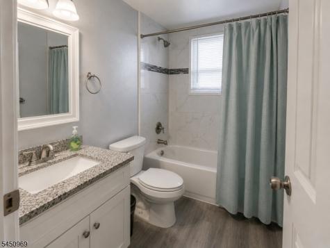 42 Lake Street East Orange NJ 07017