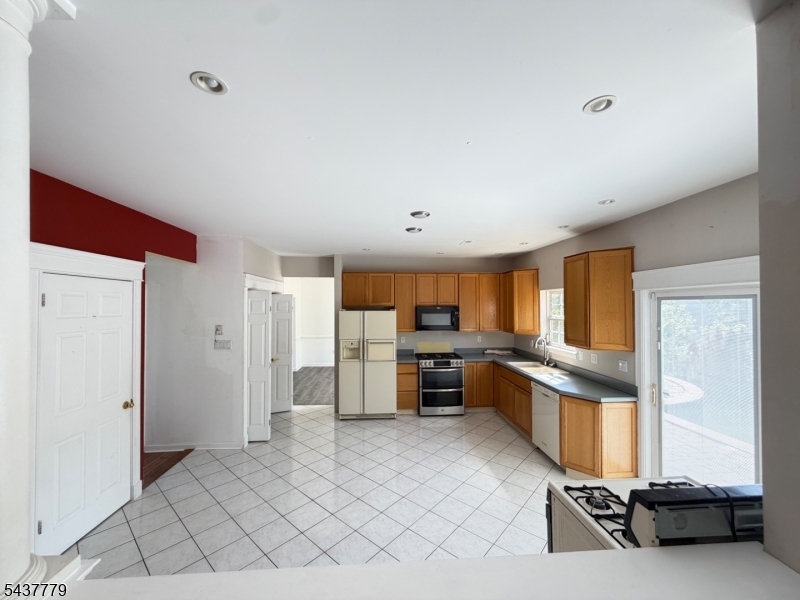 373 Stonehenge Drive Lopatcong NJ 08865