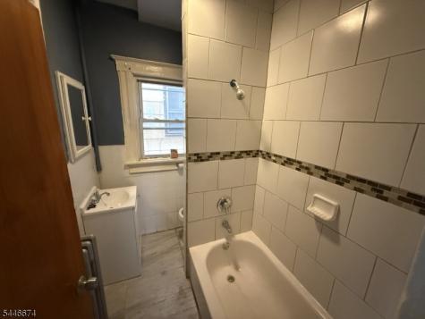 209 Park Avenue East Orange NJ 07017