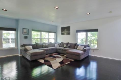 808 Dellwood Lane Hanover NJ 07981