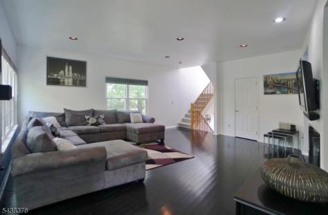 808 Dellwood Lane Hanover NJ 07981
