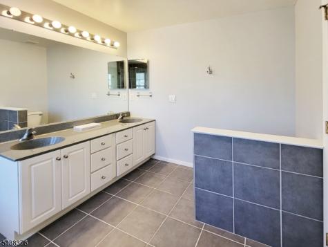 808 Dellwood Lane Hanover NJ 07981