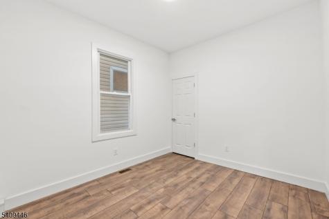 855 S 14th Street Newark NJ 07108