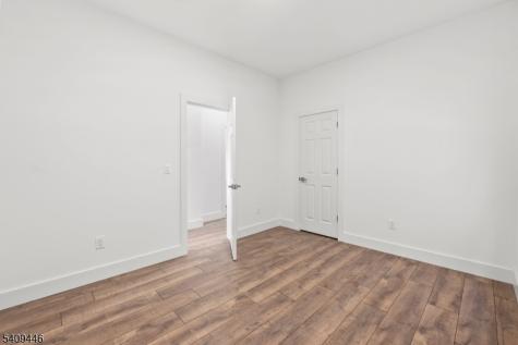 855 S 14th Street Newark NJ 07108