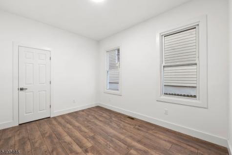 855 S 14th Street Newark NJ 07108