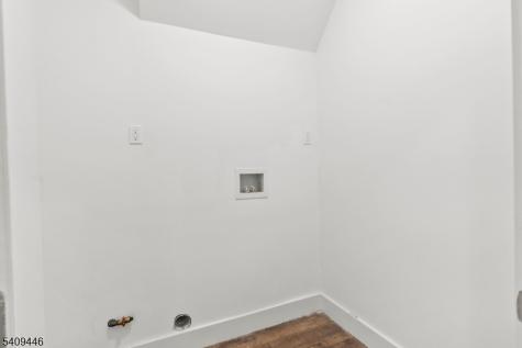 855 S 14th Street Newark NJ 07108