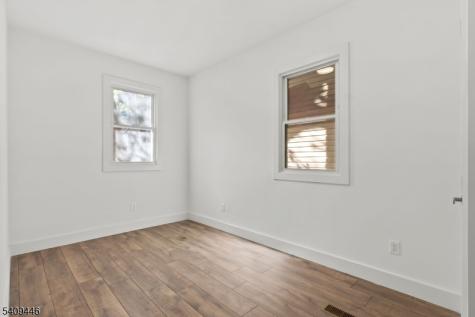 855 S 14th Street Newark NJ 07108