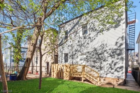 855 S 14th Street Newark NJ 07108