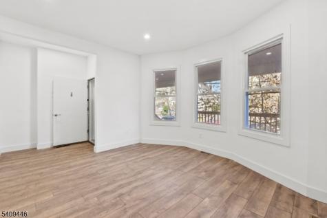 855 S 14th Street Newark NJ 07108
