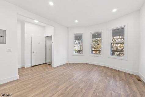 855 S 14th Street Newark NJ 07108