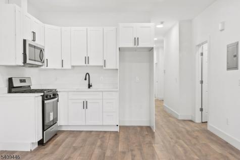855 S 14th Street Newark NJ 07108
