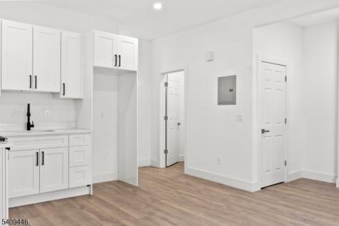 855 S 14th Street Newark NJ 07108