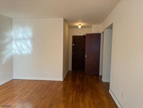 16 Roosevelt Place Montclair NJ 07042