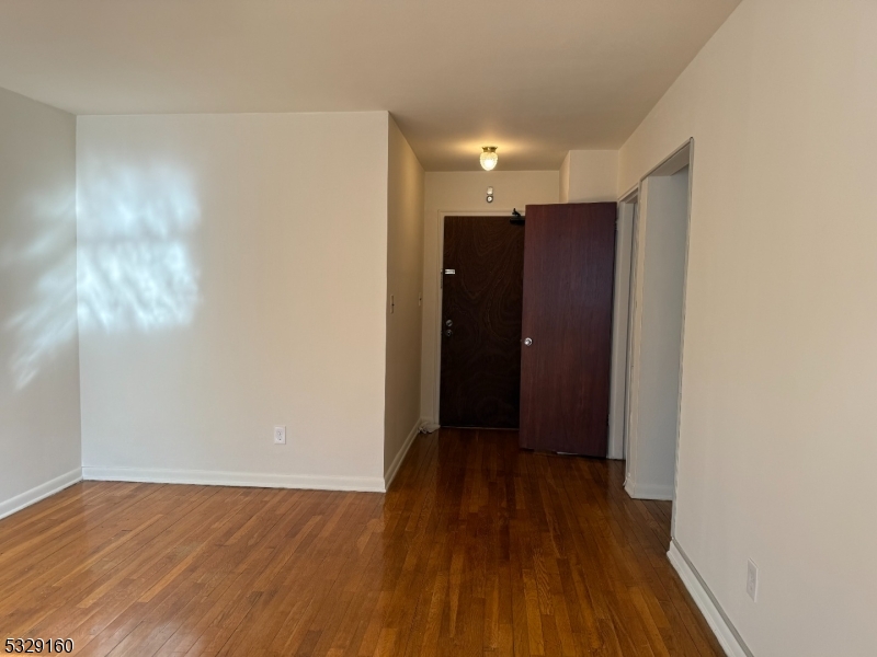 16 Roosevelt Place Montclair NJ 07042