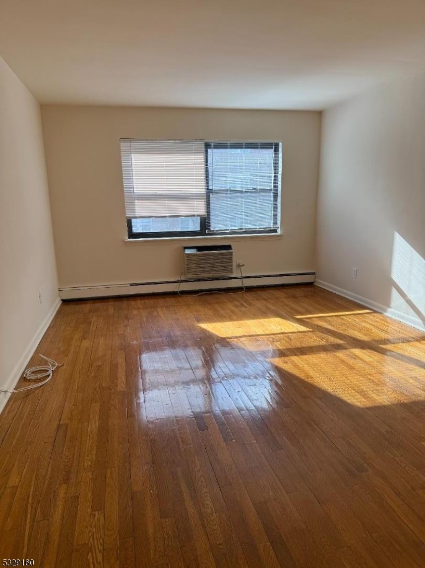 16 Roosevelt Place Montclair NJ 07042