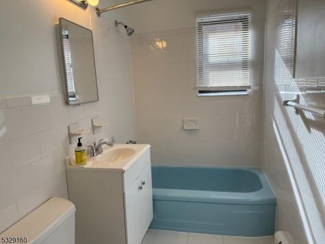 16 Roosevelt Place Montclair NJ 07042