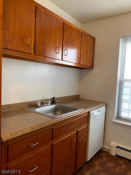 16 Roosevelt Place Montclair NJ 07042