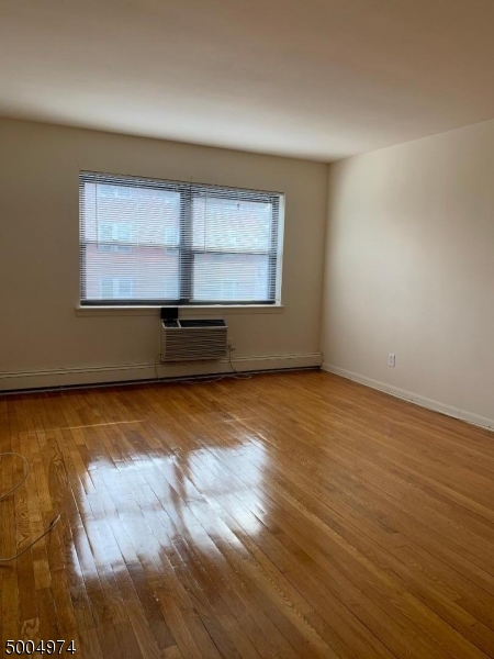 16 Roosevelt Place Montclair NJ 07042